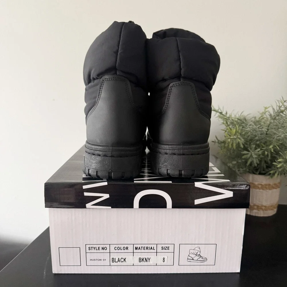 Wild Diva Lounge Huston 01 Black Puffer Ankle Boots Womens sz 8 gorpcore NIB New